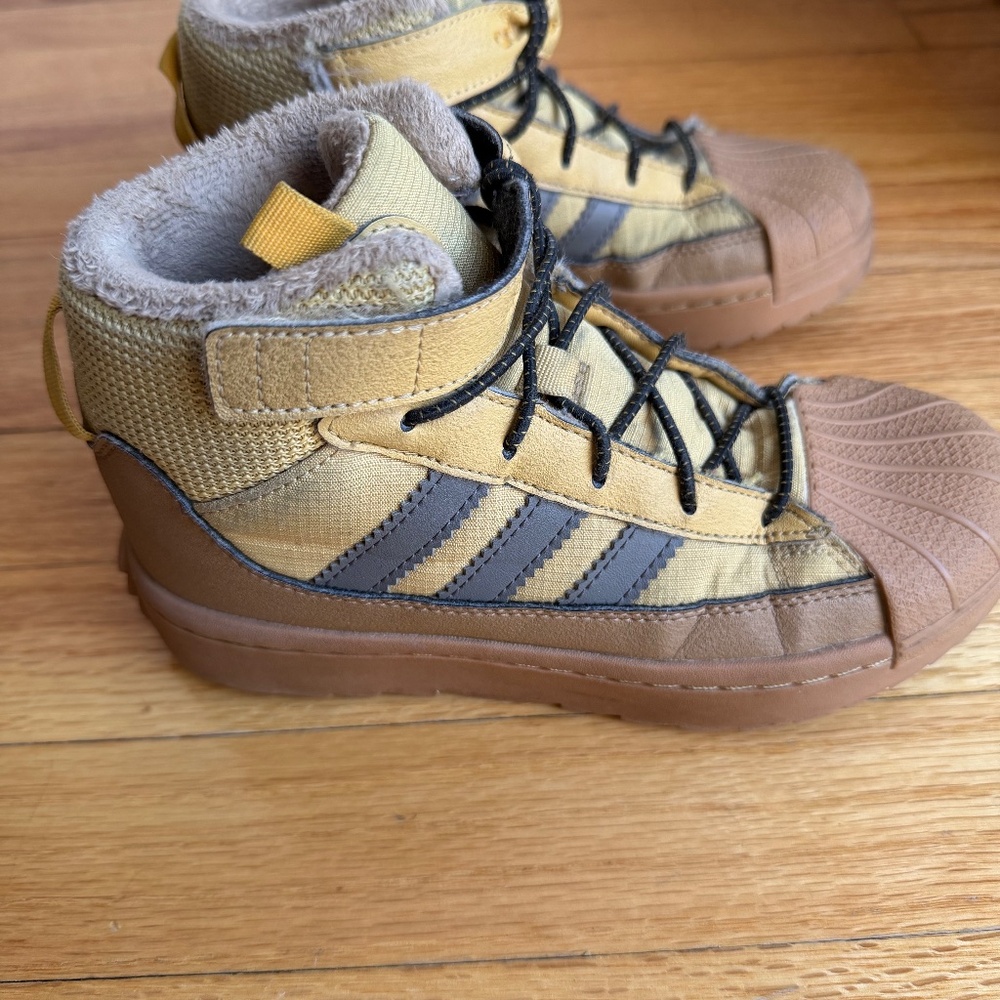 Adidas boots - Picture 3 of 6